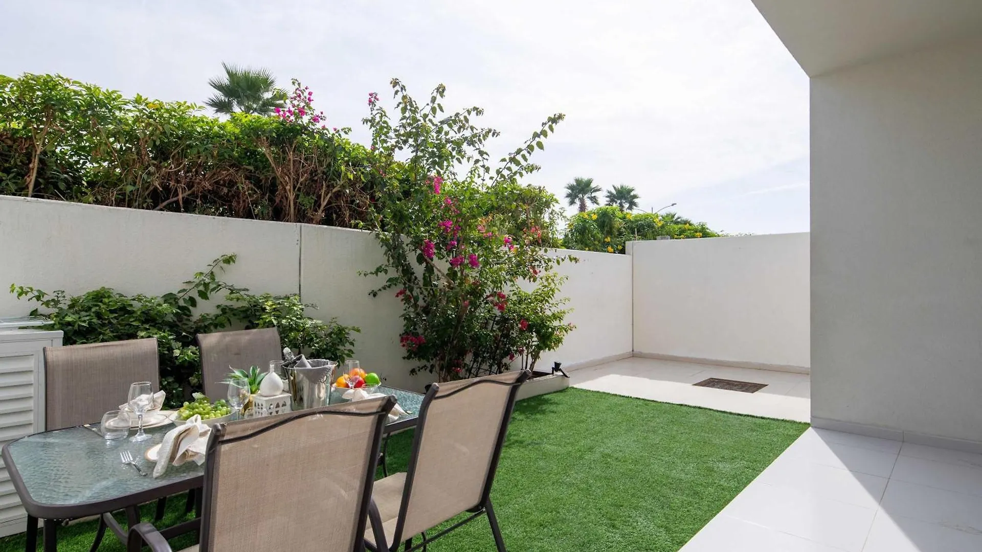 Villa Frank Porter - Albizia Damac Hills 2 Dubai United Arab Emirates