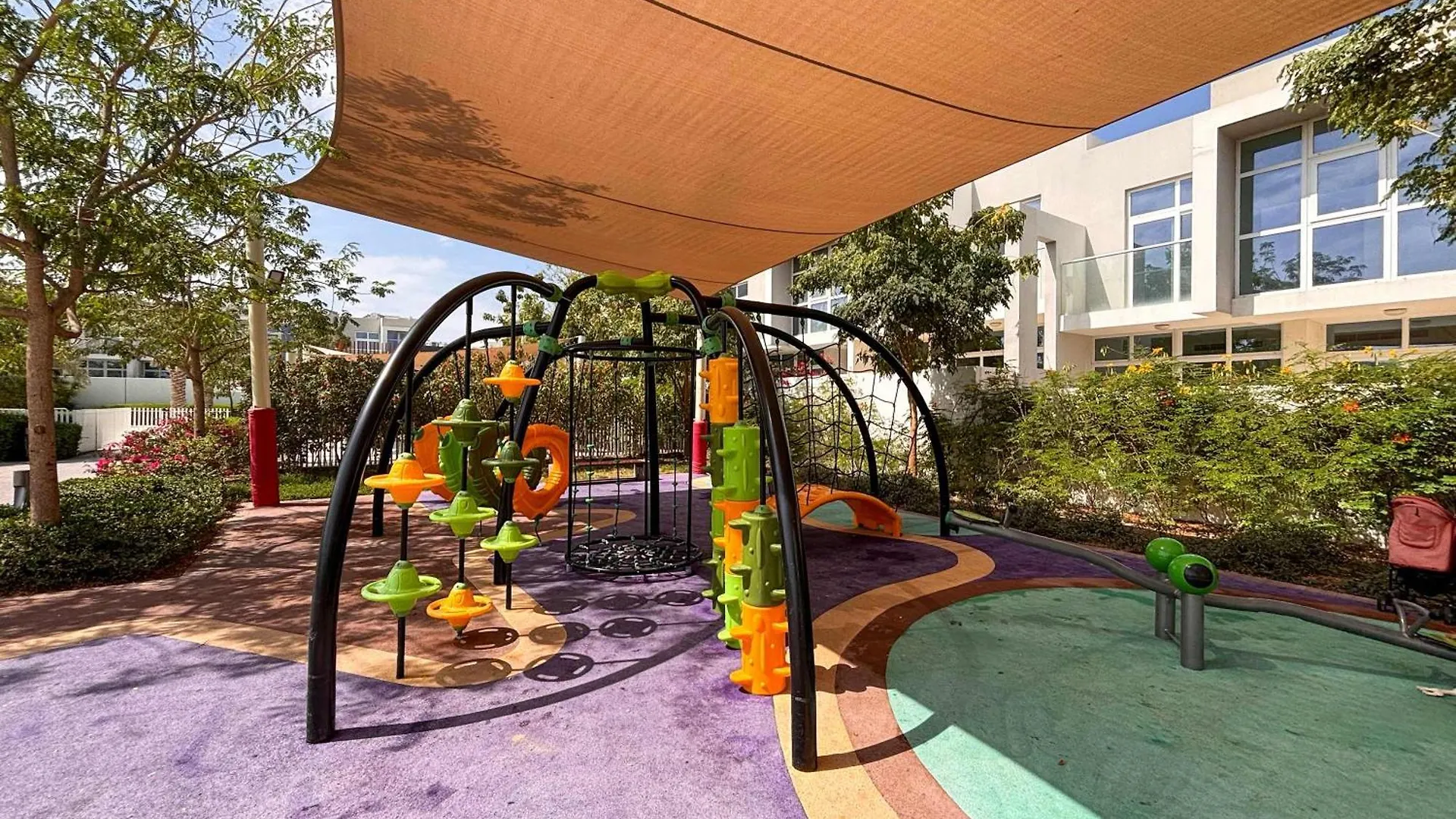 Frank Porter - Albizia Damac Hills 2 Dubai 0*,  United Arab Emirates