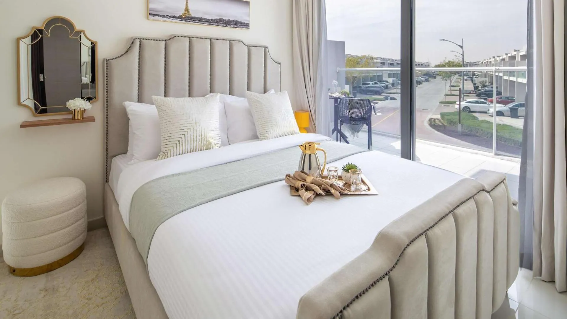 Frank Porter - Albizia Damac Hills 2 Dubai
